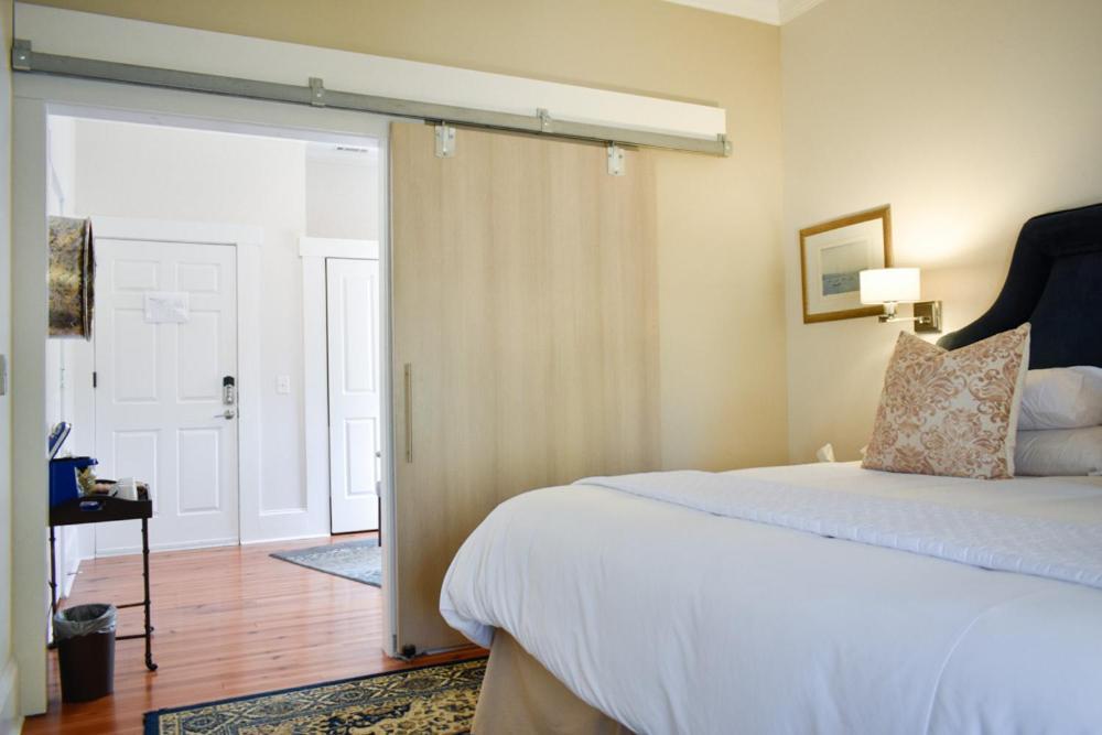 Sparrow Grove Manor Monroe Habitación foto