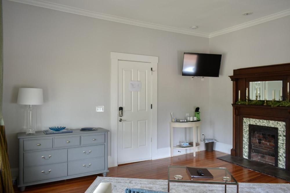 Sparrow Grove Manor Monroe Habitación foto