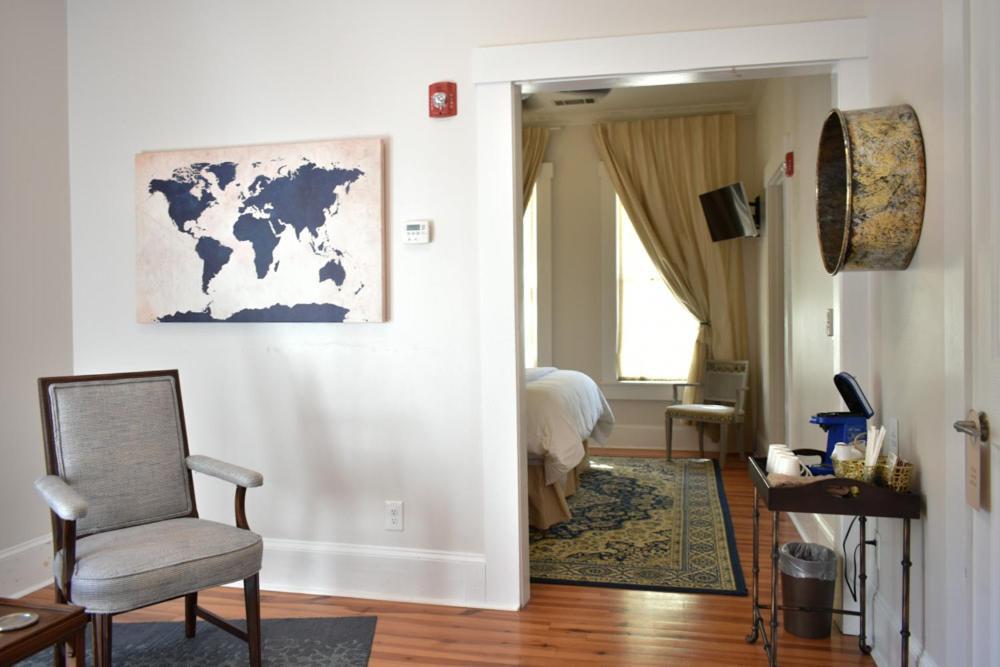 Sparrow Grove Manor Monroe Habitación foto