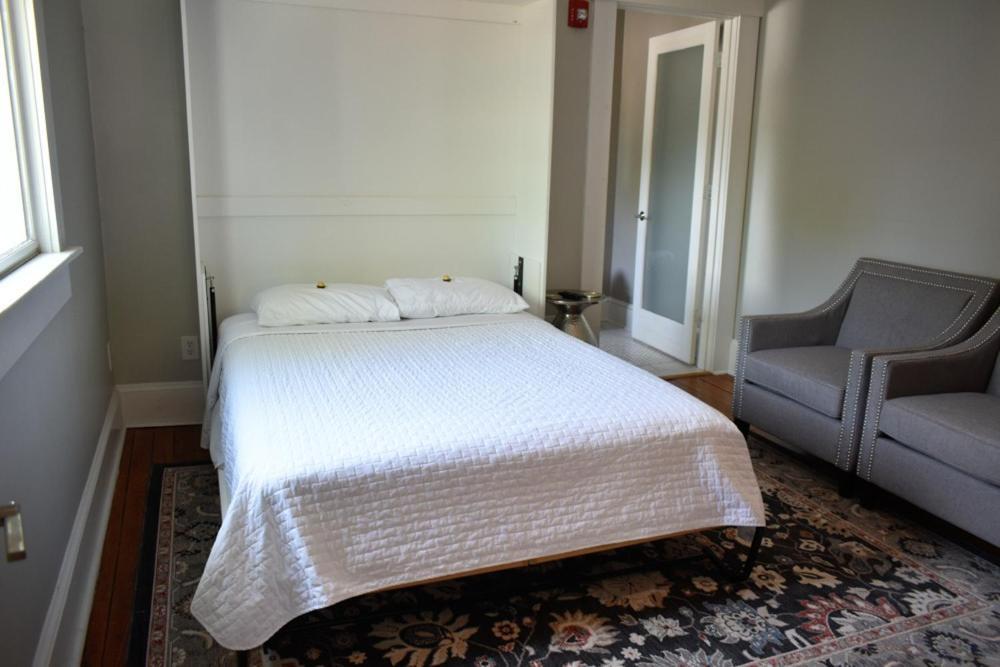 Sparrow Grove Manor Monroe Habitación foto