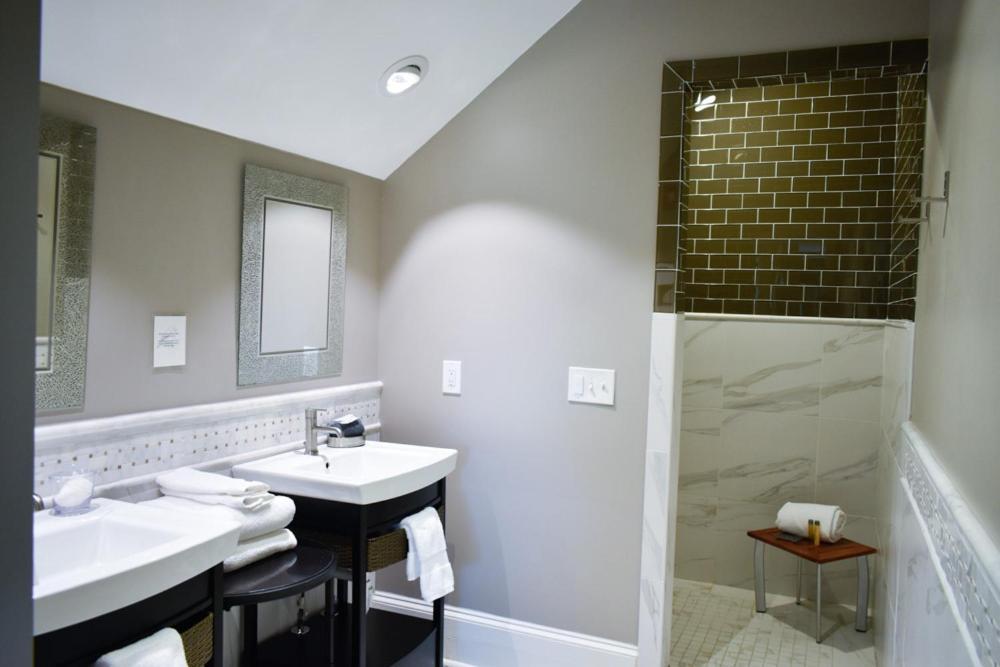 Sparrow Grove Manor Monroe Habitación foto