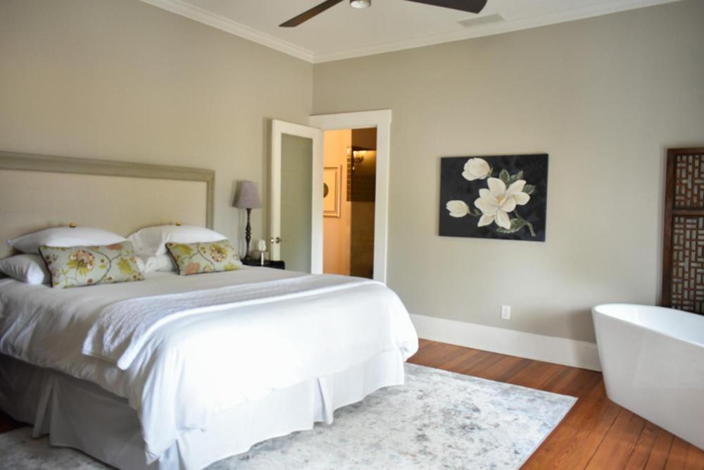 Sparrow Grove Manor Monroe Habitación foto