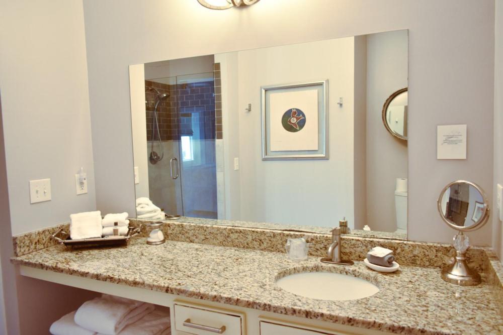 Sparrow Grove Manor Monroe Habitación foto