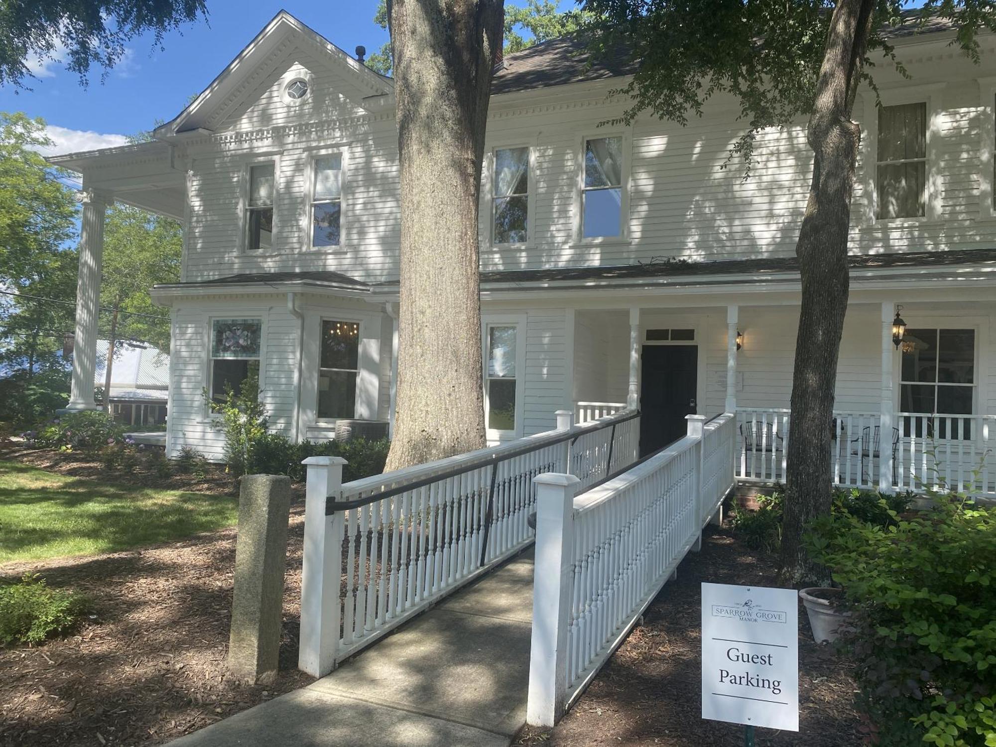 Sparrow Grove Manor Monroe Exterior foto